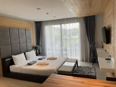 Double Room with Balcony — Emerald Terrace Apartments by Lofty